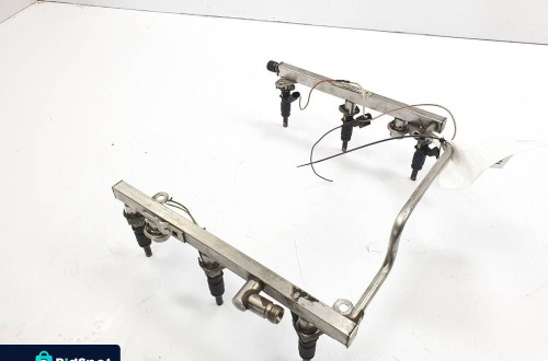 LISTWA WTRYSKOWA MERCEDES CLS W219 350 A2720700995