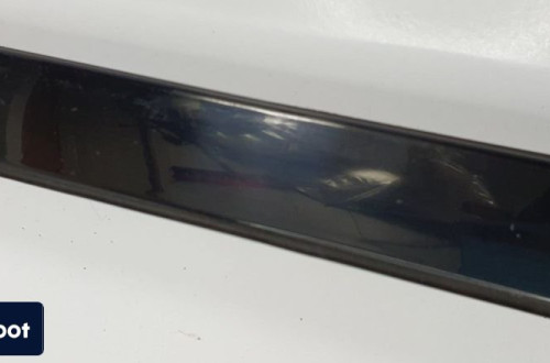 LISTWA SZYBY CZOŁOWEJ PRAWA MERCEDES GLK X204