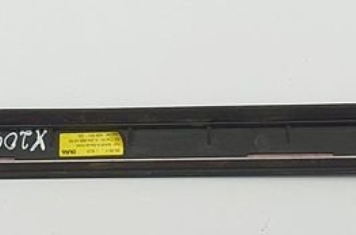 LISTWA SZYBY CZOŁOWEJ LEWA MERCEDES GLK X204