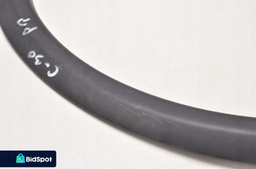 VOLVO C30 NAKŁADKA NA BŁOTNIK PRAWY TYŁ 30744045