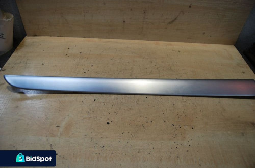 LISTWA DEKOR LEWY TYŁ 8E0867419 AUDI A4 B6 B7 CZARNY/ SREBRNY