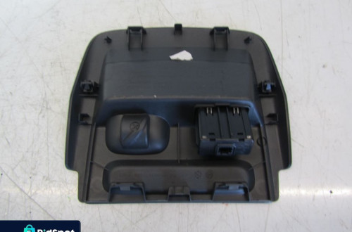 trafic-vivaro 2.0DCI 11R schowek półka USB