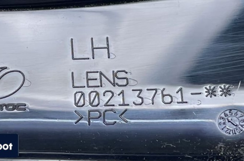 # SKODA KAMIQ SZKŁO LAMPY LEWE PRZÓD ORYGINAŁ