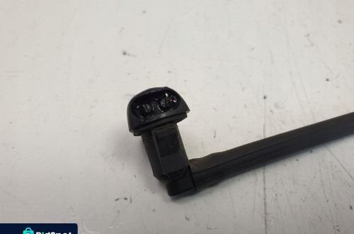 Mazda 5 I 05-10r DYSZA SPRYSKIWACZA SZYBY Kpl