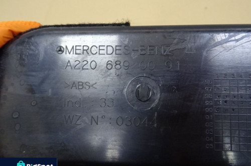 SCHOWEK PASAŻERA MERCEDES W220 SEDAN NR252