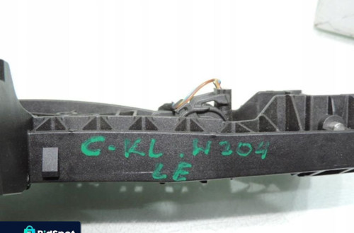 PODSTAWA KLAMKI DRZWI LEWY PRZÓD MERCEDES W204