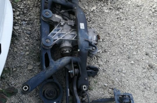 ZACISK TYŁ LEWY 4x4 AUDI Q3 10-15R 2.0 TDI