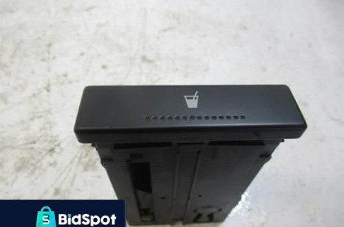 SCHOWEK UCHWYT NA NAPOJE SCHOWEK UCHWYT NA NAPOJE SEAT ALHAMBRA