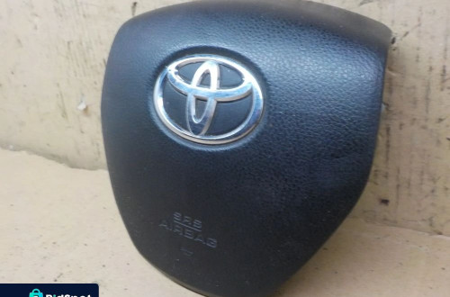 TOYOTA AURIS II PODUSZKA KIEROWCY