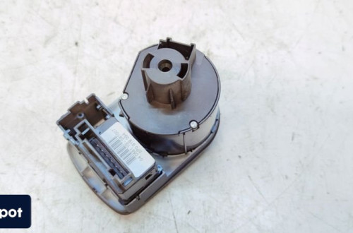 WŁĄCZNIK PRZEŁĄCZNIK ŚWIATEŁ AUDI A3 8P 8P2941531L UK