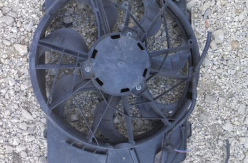 FORD FOCUS MK1 1.8 WIATRAK CHŁODNICY 2S418C607