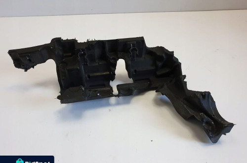 Mercedes W205 3.0 V6 PIANKA osłona A2762261585