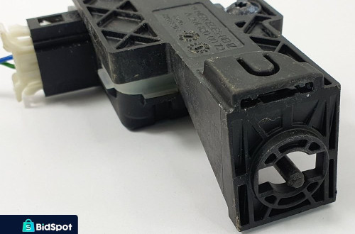 SIŁOWNIK KLAPKI WLEWU PALIWA MERCEDES GLK X204