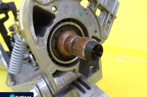 KOLUMNA KIEROWNICZA KRZYŻAK MERCEDES W169 NR172
