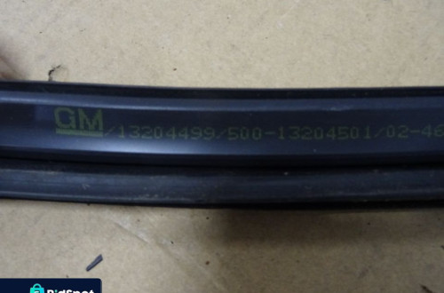 USZCZELKA GUMA KAROSERII OPEL ZAFIRA B 05-08 NR153