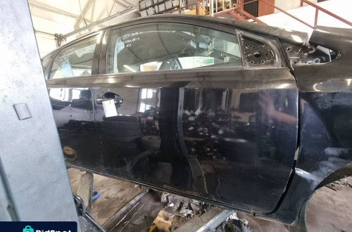 DRZWI PRAWE PRZÓD TOYOTA AURIS II LIFT 209