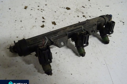 Fabia I 1.2 12V Listwa wtryskowa wtryski 03E133320