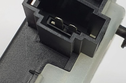 SIŁOWNIK KLAPKI WLEWU MERCEDES W204 A2048200072