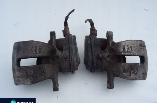 ZACISK TYŁ AUDI A5 8T PRAWY ELEKTRYCZNY