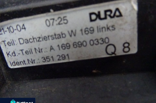 LISTWY DACHOWE LISTWA PRAWA MERCEDES W169 A-KLASA NR139