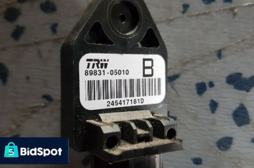 TOYOTA AVENSIS T25 CZUJNIK UDERZENIA BOCZNEGO  89831-05010