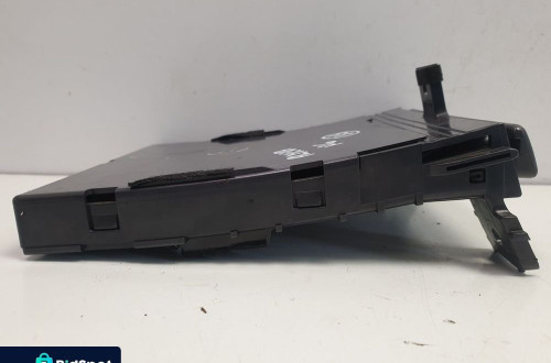 Nissan Almera N16 UCHWYT NA KUBKI Cup Holder