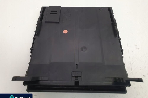 Nissan Almera N16 UCHWYT NA KUBKI Cup Holder