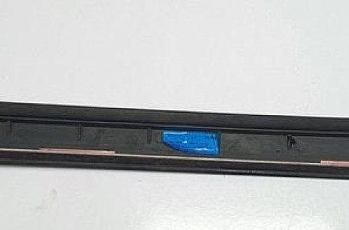 LISTWA SZYBY CZOŁOWEJ PRAWA MERCEDES GLK X204