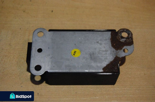 WZMACNIACZ ANTENOWY 1K6035570F VW GOLF V 1K6035570B JETTA