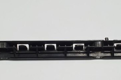 ŚLIZG ZDERZAKA PRAWY TYŁ MERCEDES W204 A2048800830