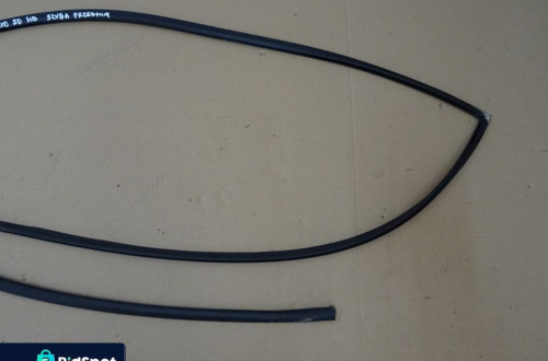 LISTWA USZCZELKA SZYBY PRZÓD KIA RIO II 05-09 HB 5D NR22