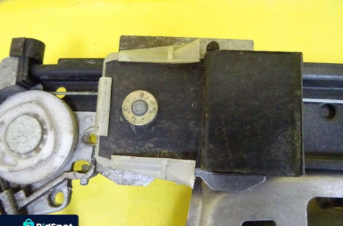 PODNOŚNIK SZYB LEWY PRZÓD MERCEDES W220 MECHANIZM ELEKTRYCZNY NR872