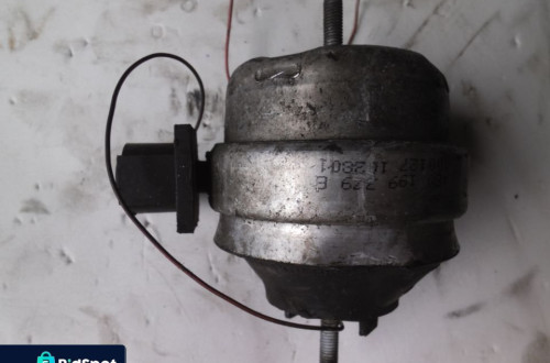PODUSZKA AUDI A4 B5 2.5 TDI LIFT 8D0199382M