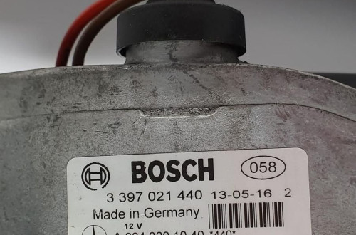 MECHANIZM WYCIERACZEK PRZEDNICH MERCEDES W204 EURO