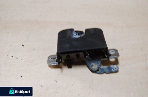 ZAMEK KLAPY BAGAŻNIKA 6Q6827505B VW POLO IV 9N