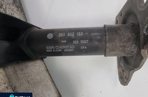 BELKA ZDERZAKA PRZÓD VOLKSWAGEN PASSAT B5 3B0807134
