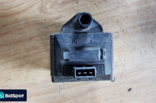 VW SEAT SKODA  CEWKA ZAPŁONOWA 867905104A