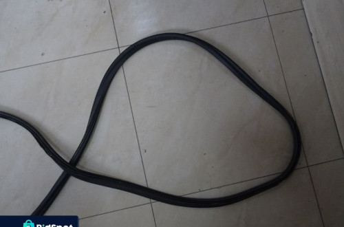 USZCZELKA GUMA KLAPY BAGAŻNIKA BMW E60 SEDAN NR99