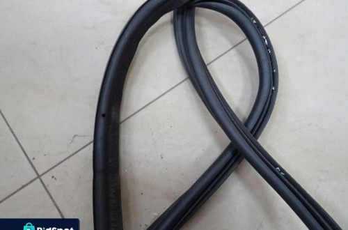 USZCZELKA GUMA KLAPY BAGAŻNIKA BMW E60 SEDAN NR99