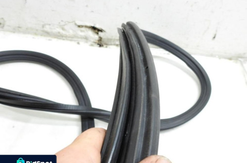 USZCZELKA DRZWI PRAWY TYŁ SAAB 9-3 II KOMBI