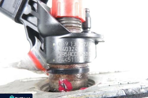 WTRYSKIWACZ AUDI A6 C6 3.0 TDI 059130277Q 0445115004
