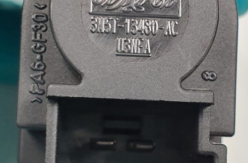 CZUJNIK STOP STOPU VOLVO V60 3M5T-13480-AC