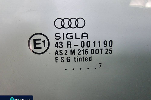 SZYBA DRZWI LEWY TYŁ AUDI A4 B5