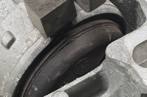 ŁAPA PODUSZKA SILNIKA CITROEN C5 III X7 HDI 326C68