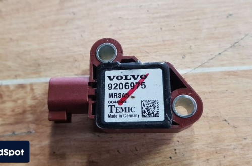 VOLVO S40 V50 CZUJNIK UDERZENIA 9206975