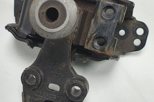 ŁAPA PODUSZKA SILNIKA CITROEN C5 III X7 9646135380