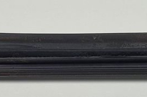 LISTWA SZYBY CZOŁOWEJ PRAWA MERCEDES W209