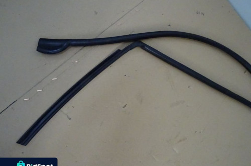 USZCZELKA DRZWI CHRYSLER PT CRUISER 00-06 NR147