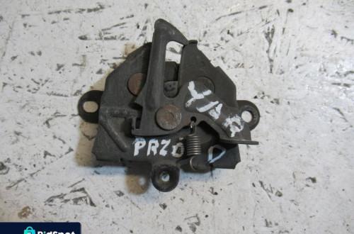 ZAMEK PRZEDNIEJ MASKI TOYOTA YARIS 1 I 1998