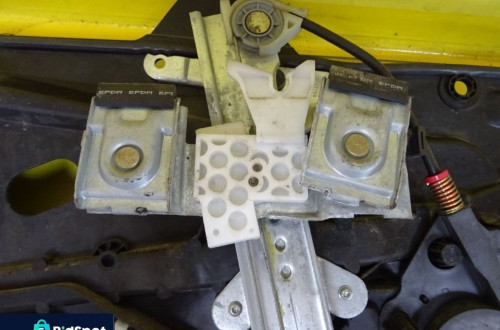 PODNOŚNIK SZYB PRAWY PRZÓD FORD FIESTA V MECHANIZM ELEKTRYCZNY NR70